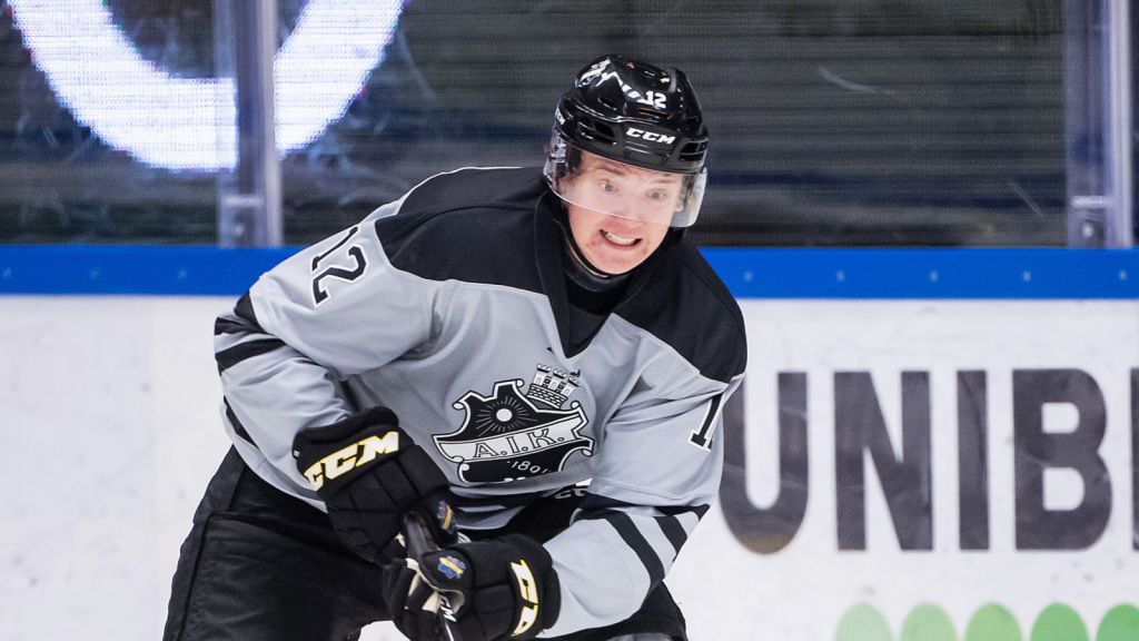 Carl Wassenius blir utlånad till Väsby i Hockeyettan.