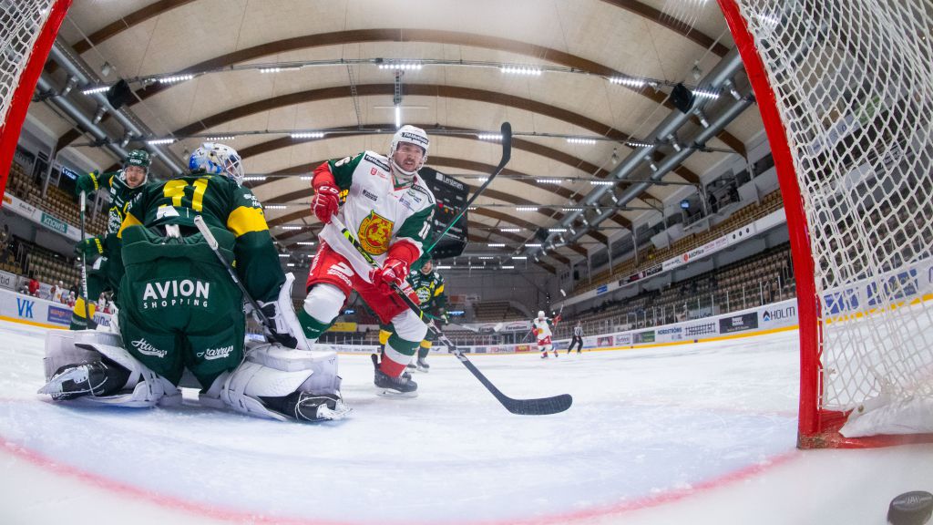 Mora ställs mot Björklöven.