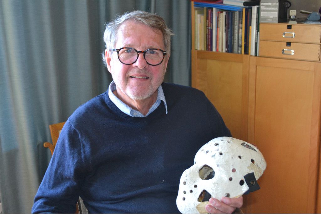 Kenneth Holmstedt med sin första målvaktsmask.