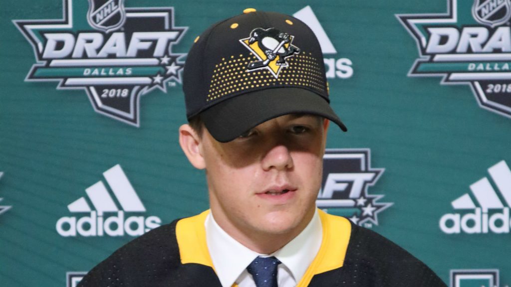 Filip Hållander är tillbaka i Pittsburgh efter att ha tillhört Toronto i mindre än ett år.